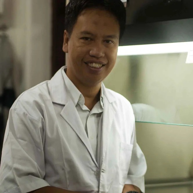Dr. Isroi